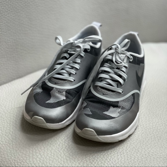 Nike Air Max Thea - Picture 2 of 5